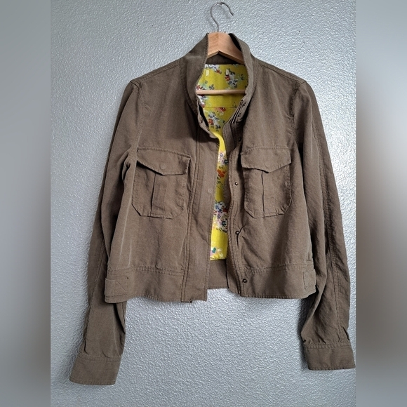 Army Green Jacket With Chest Pockets - Picture 2 of 6
